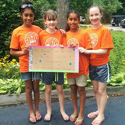 Lemonade Stand Girls photo 1